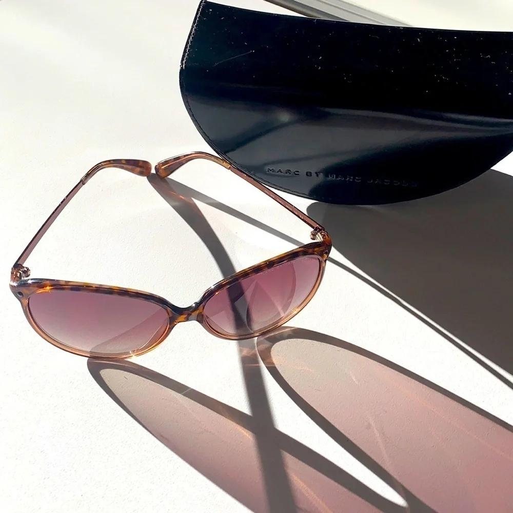 Marc Jacob’s MMJ 174/S 59 14 sunglasses with case